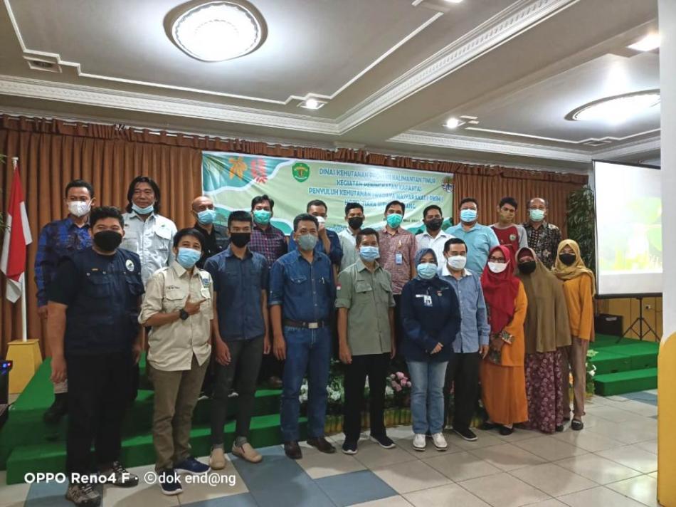 https://dishutkaltim.com/public/admin/images/gambar_berita/37poto 2.jpg